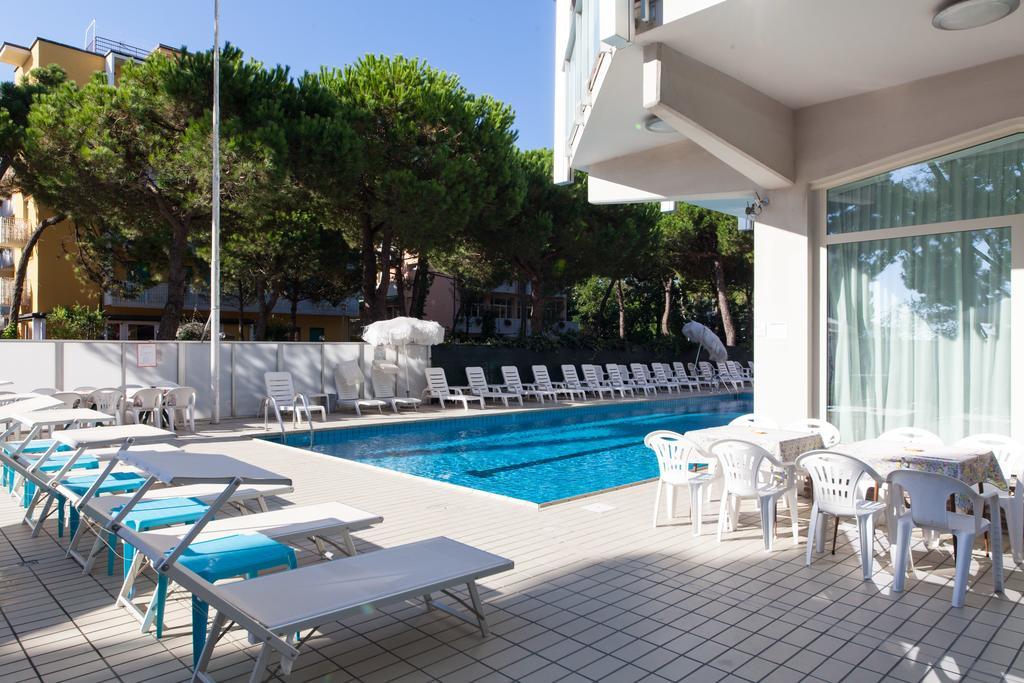 Hotel Sahara Milano Marittima Exterior foto