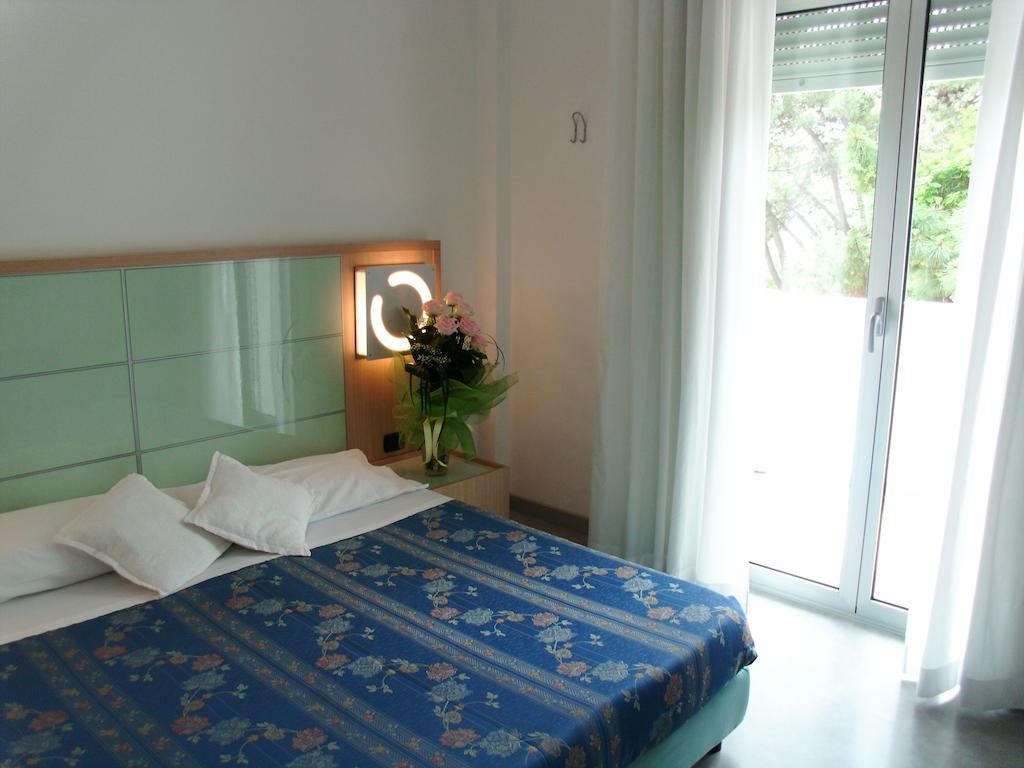 Hotel Sahara Milano Marittima Exterior foto