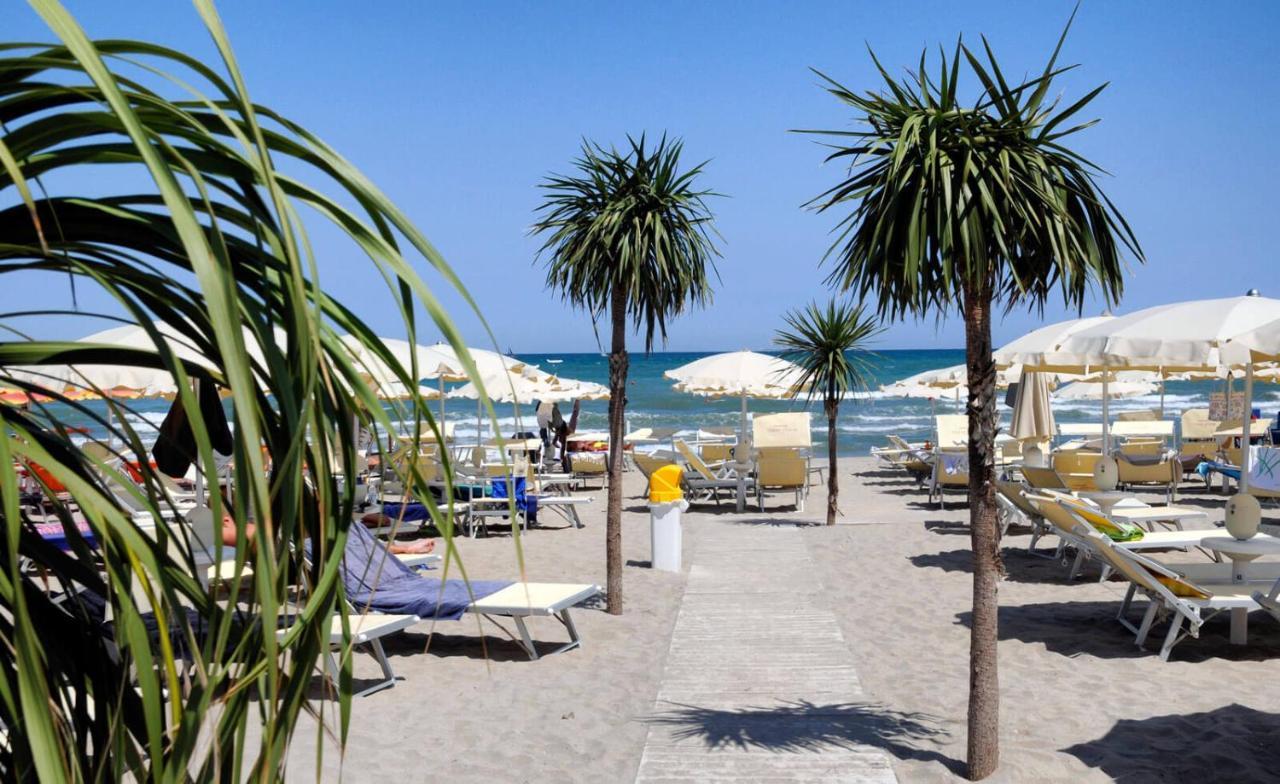 Hotel Sahara Milano Marittima Exterior foto