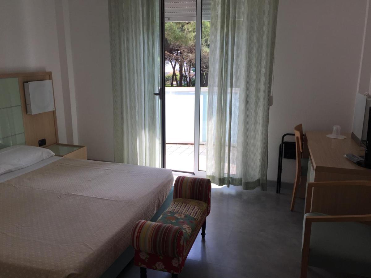 Hotel Sahara Milano Marittima Exterior foto